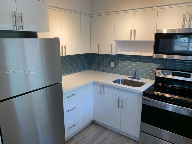 Photo - 228 SW 8th St Unit 2