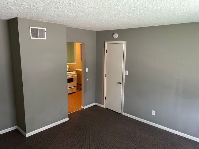 Photo - 217 N Hamilton St