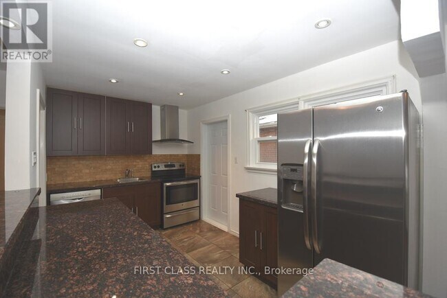 Photo - 87 Vauxhall Dr
