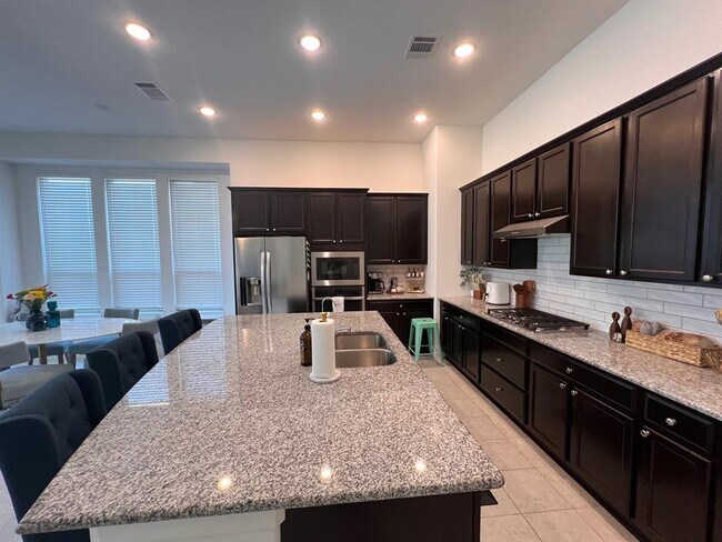 Photo - 6145 Teodoro Bend