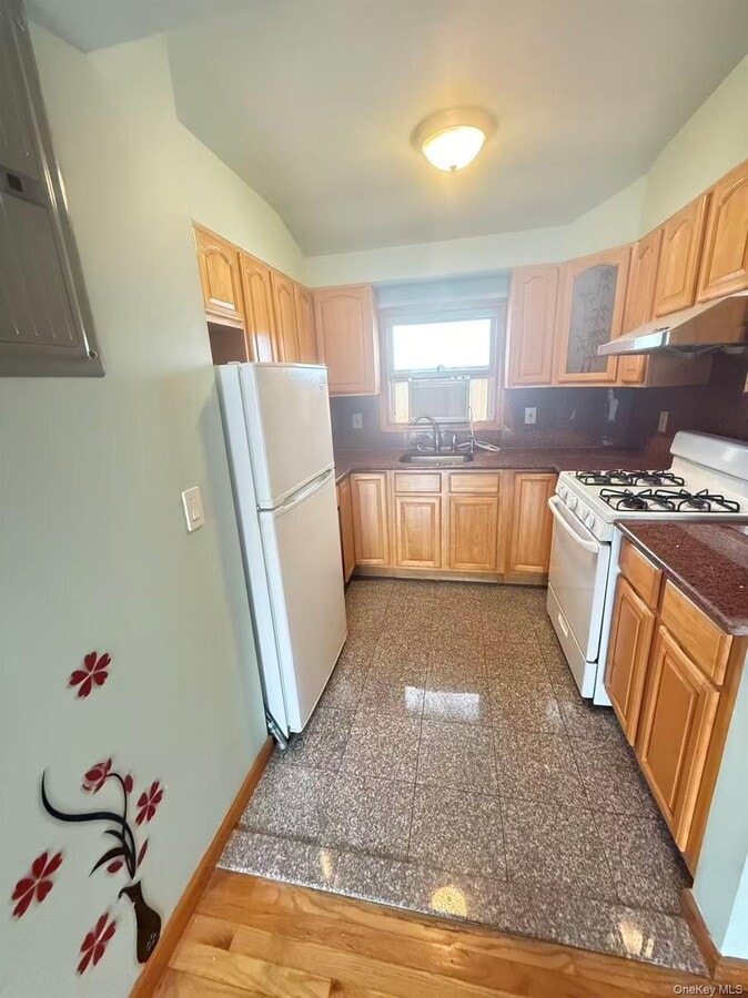 Photo - 64-67 229th St