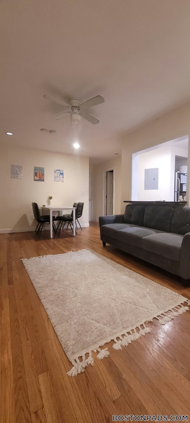 Photo - 62 Egmont St Unidad 3