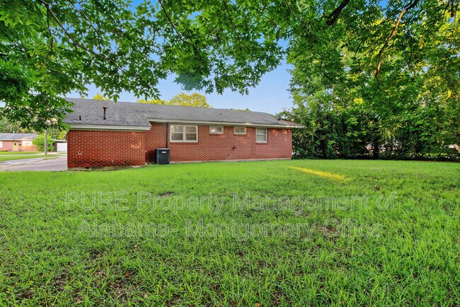 Photo - 4332 Sussex Dr