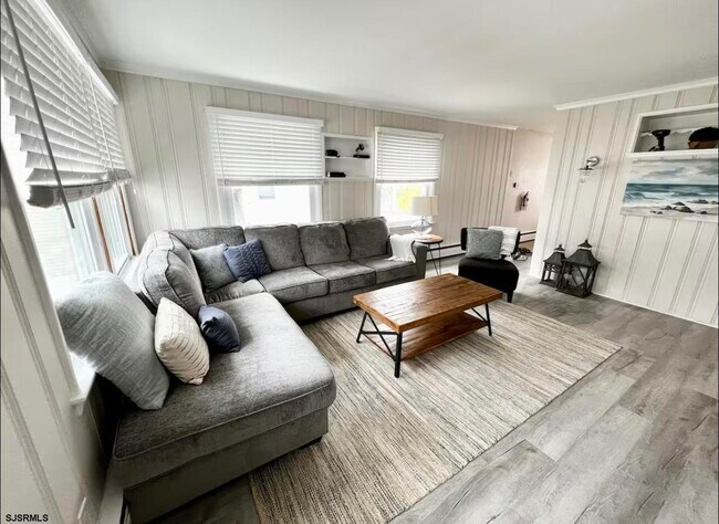 Photo - 512 W Brigantine Ave Unidad C