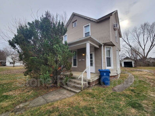 Photo - 1335 Grand Ave Unit A