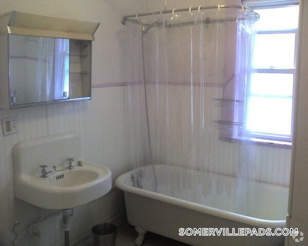Building Photo - 95 Beacon St Rental