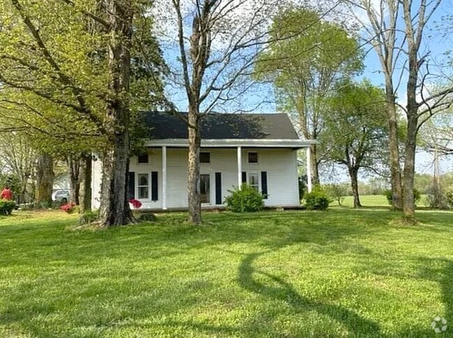 Building Photo - Classic country style house available now!