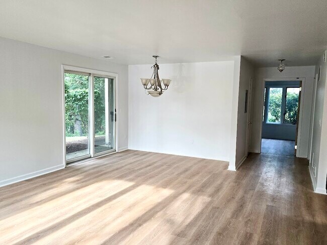 Beautiful laminate wood floors throughout - 45 Augusta Dr Unit 45 Augusta Drive