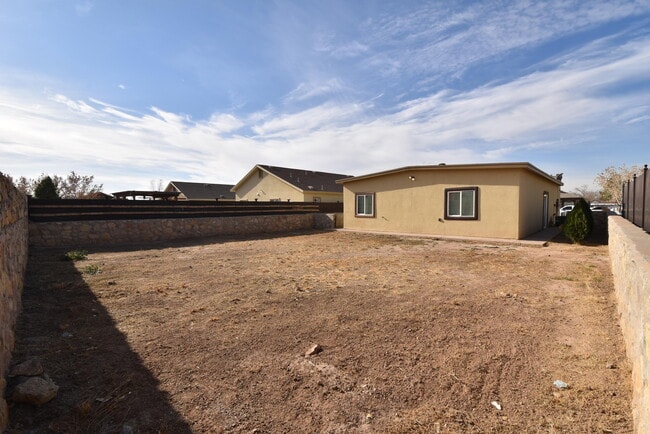 Photo - 704 Lt Joe Magallanes Rd