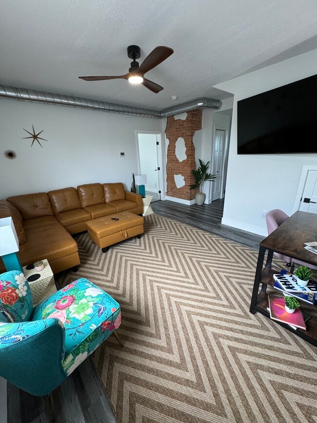 Photo - 664 New Castle Road Unit Apt 2