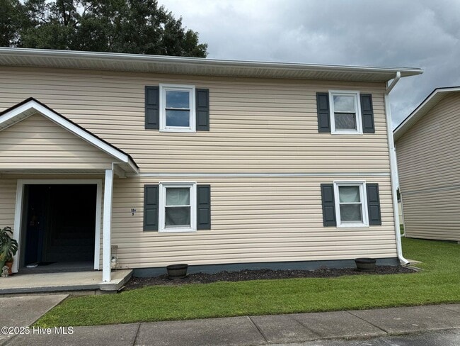 Building Photo - 2310 Indian Dr Unit 10 Rental