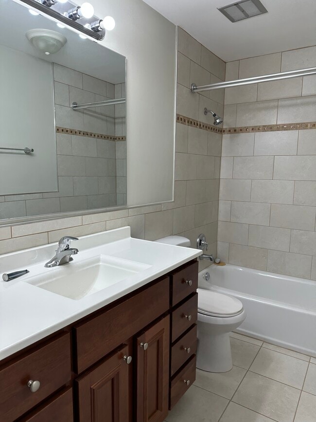 2099 Vernon Dr Unit 2