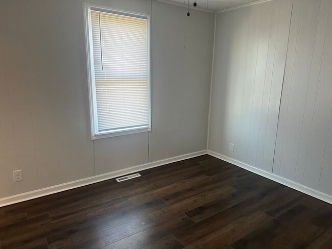 Photo - Awesome 2 bedroom house just outside Antioch!