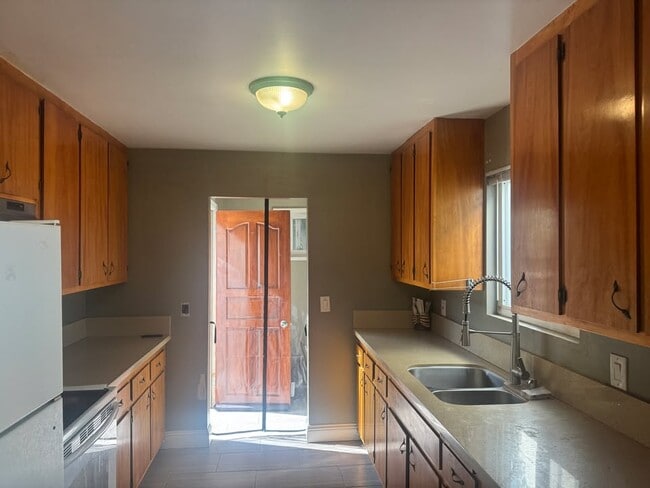 Photo - 2863 Helen St Unit A