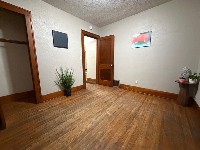 Photo - 2 bed, 1 bath home for rent in Waterloo