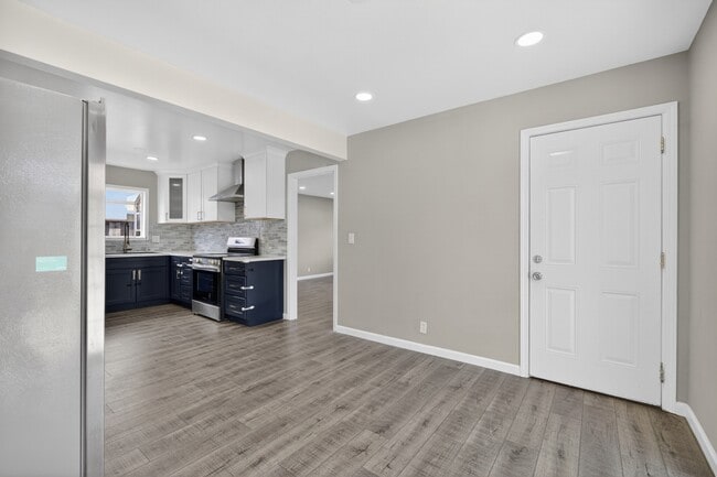 Photo - 42645 Newport Dr