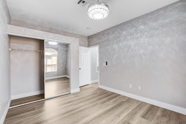 Photo - 1713 Sky of Red Dr