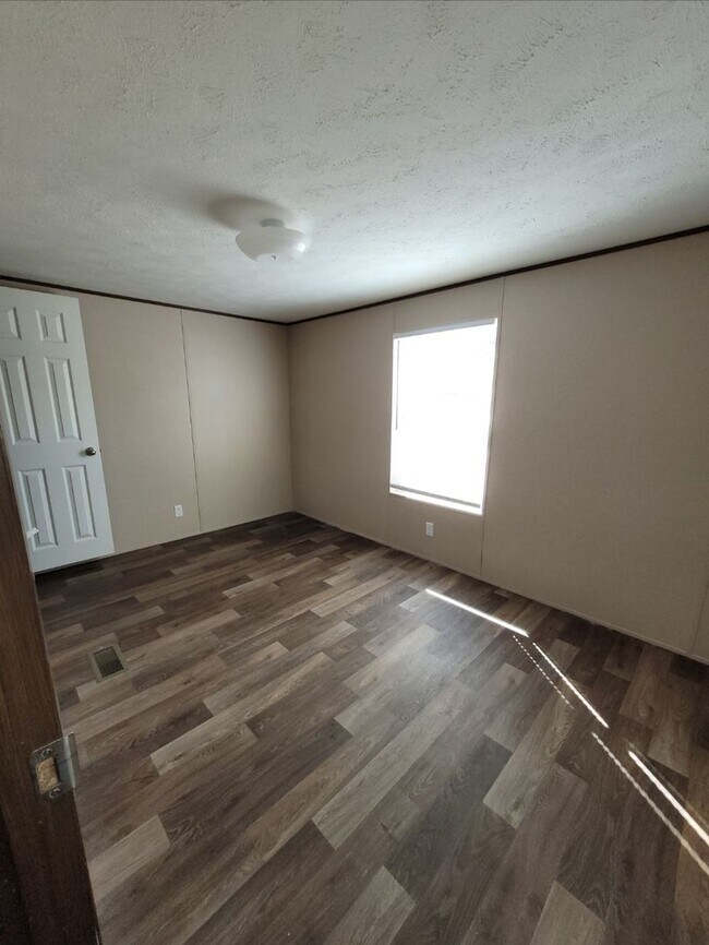 57/59 Johnson Street Unit 59 Johnson Street (MOBILE HOME) Apartment For