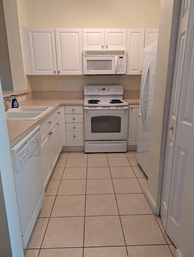 Photo - 3320 NE 13th Circle Dr Unit 201