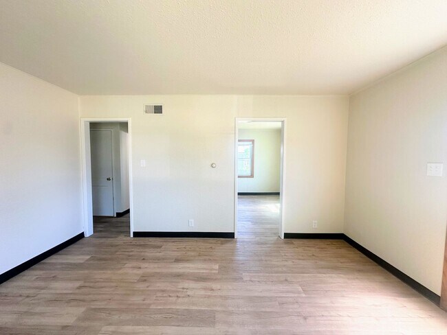 Photo - 3313-3315 Pompon Street Unit 3315