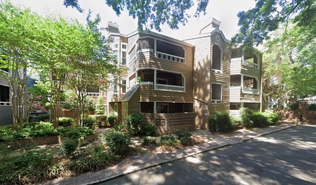 Building Photo - 413 W 8th St Unit B - 1