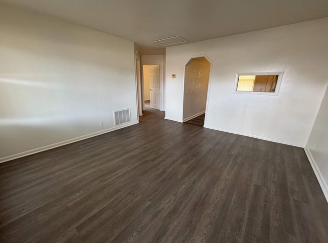 Photo - 209 Commercial St