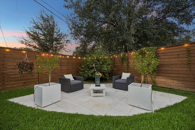 8518 Westview Dr