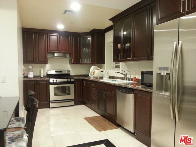 Photo - 1043 S Kenmore Ave Unit 506