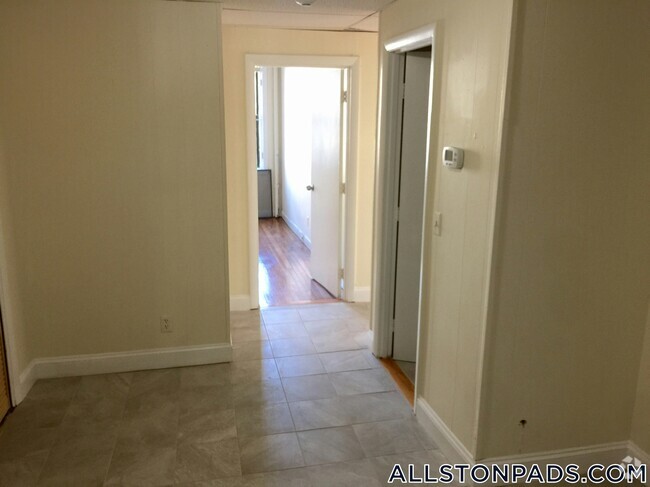 Building Photo - 1133 Commonwealth Ave Unit 4 Rental