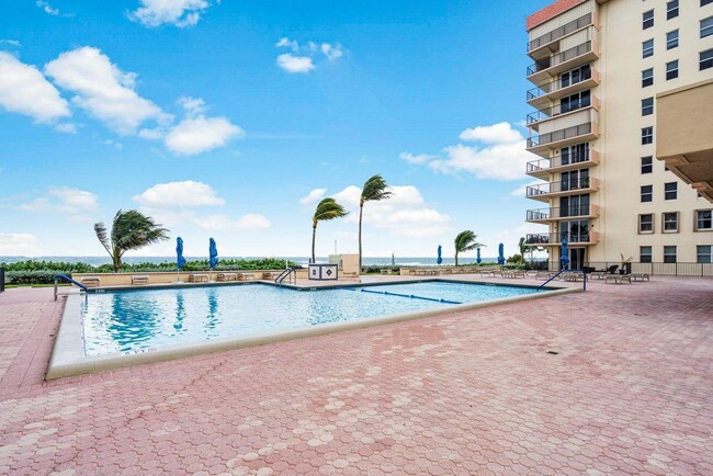 Photo - 1149 Hillsboro Mile Condominio Unidad 201