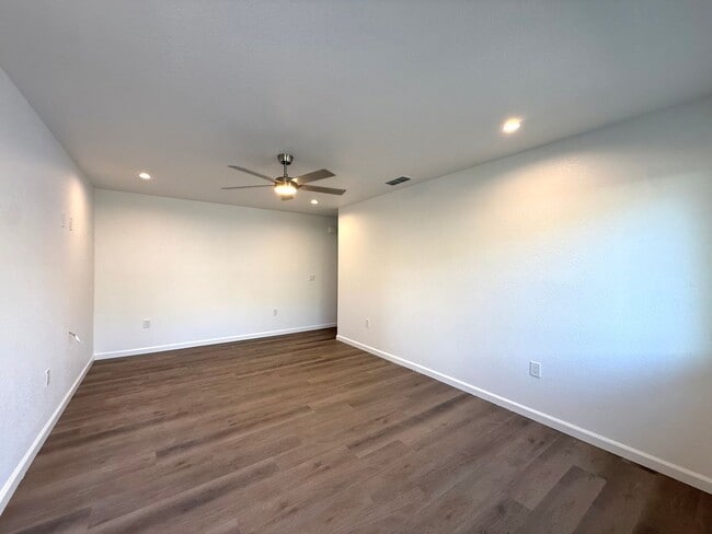 Photo - Fully Renovated 2 bed 1 bath !!