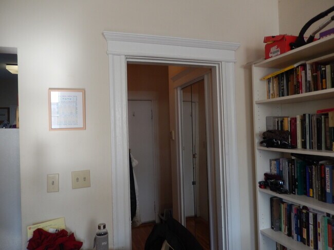 Building Photo - 1625 Commonwealth Ave Unit 3 Rental