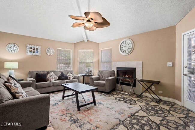 Photo - 757 Hempstead Dr