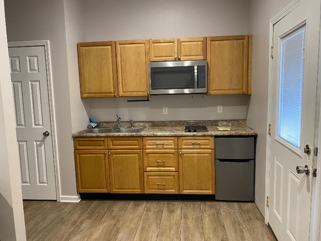 Photo - 1421 N Main St Unit 5