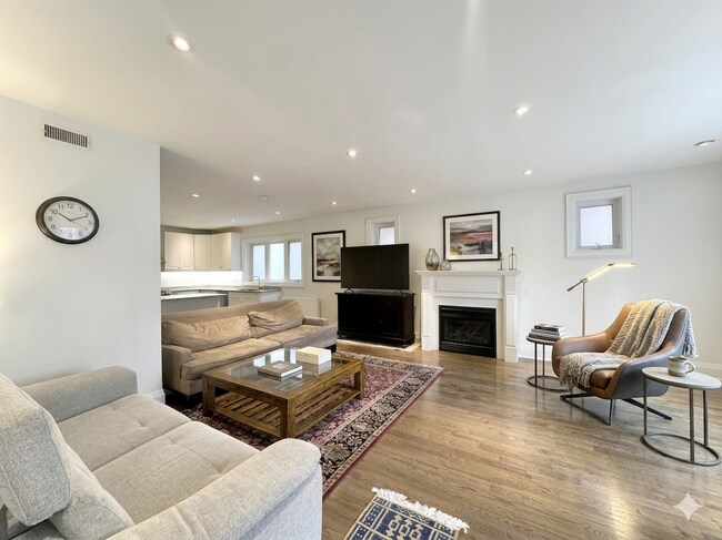 Photo - 117 Chaplin Crescent Unit Main