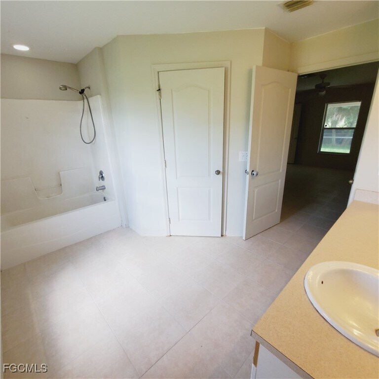 Photo - 355 Pomona St