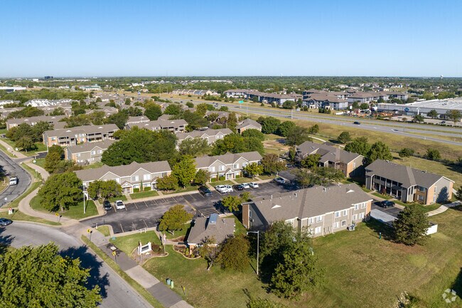 Cross Creek Apartments and Townhomes