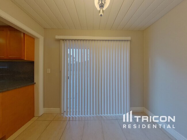 Photo - 400 Shaddick Dr