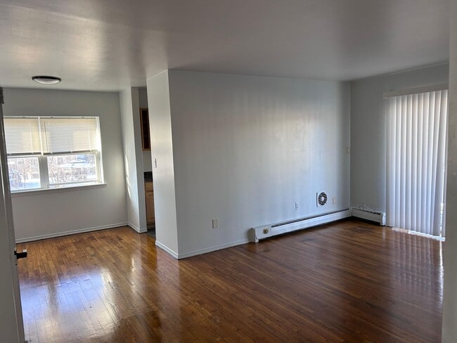 Kingsley Apartments