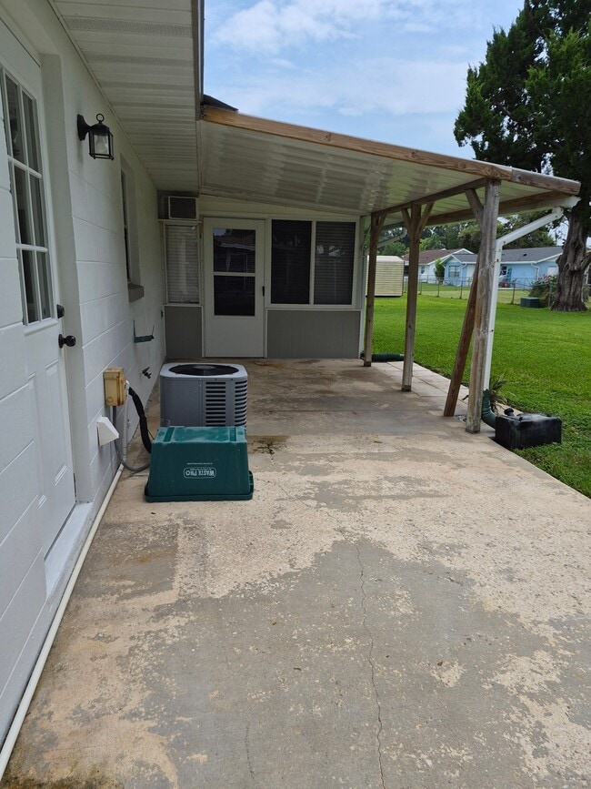 Photo - 2956 Carriage Dr