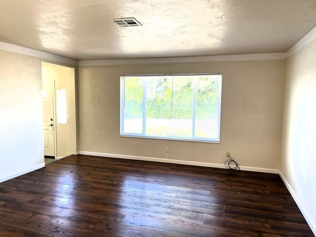 Photo - 2404-2406 7th [PRM: Henry] (2) Unit 2406 7th [PRM: Henry]
