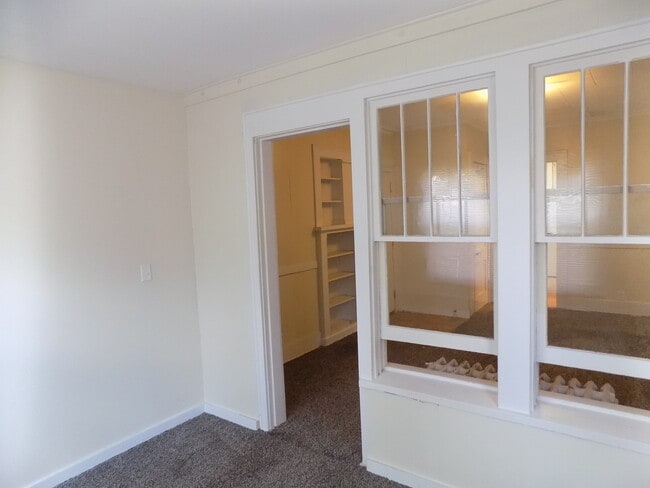 Photo - 842 1st St SW Apartments Unit 1