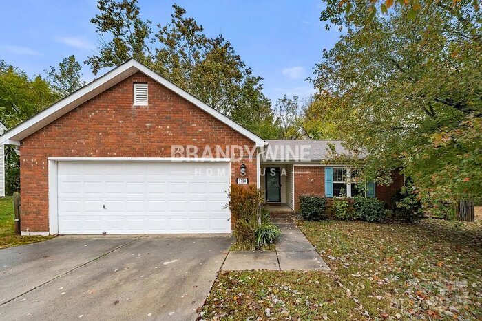 Photo - 5704 Shining Oak Ln