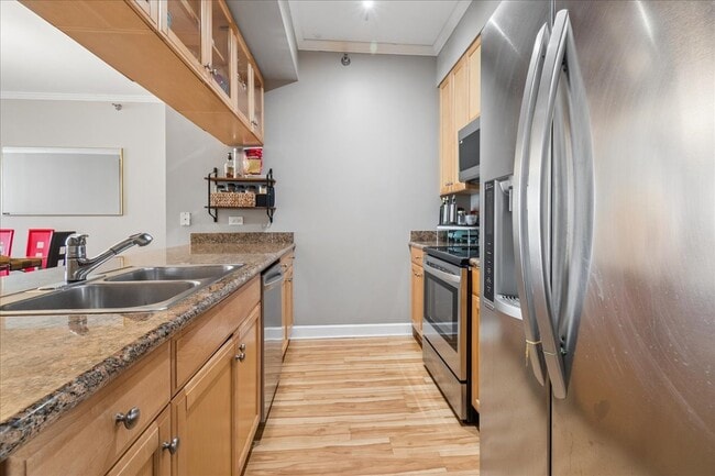 Photo - 1335 S Prairie Ave Unit 1409