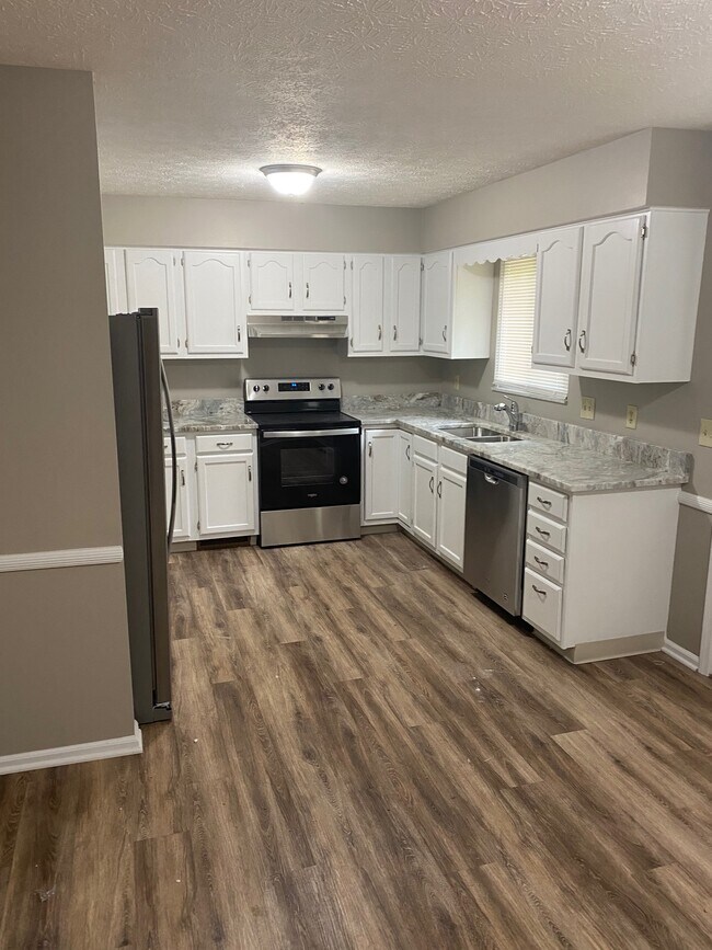 Photo - 1330 Donwalter Ln