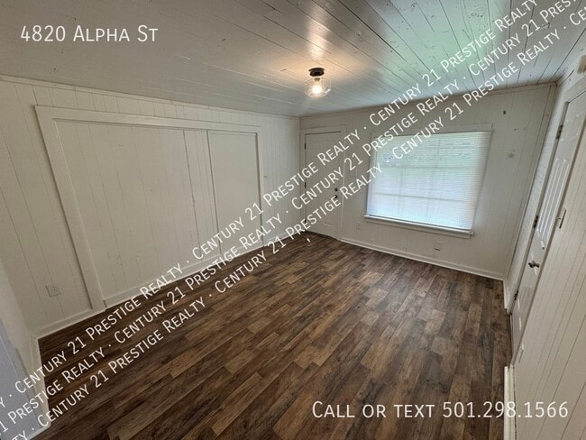 Photo - 4820 Alpha St
