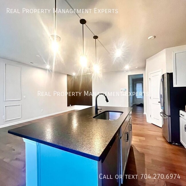 Photo - 3162 Hutton Gdns Ln