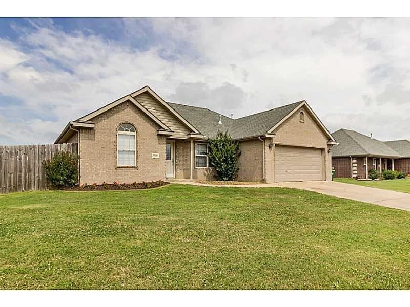 Photo - 560 Tamarron Dr House