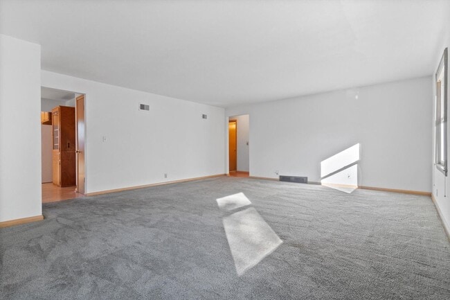 Sala de estar - 1651 N 116th St Unidad 1651