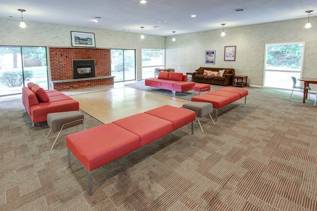 Photo - Williamsburg Village